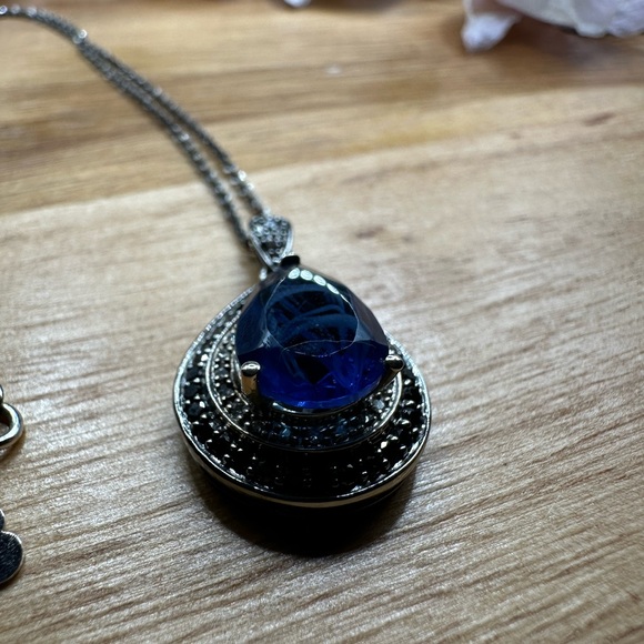 Black and white Diamond pendant - Picture 11 of 11